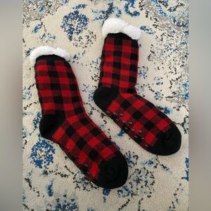 Women’s slipper socks red black plaid OS EUC great for Christmas
